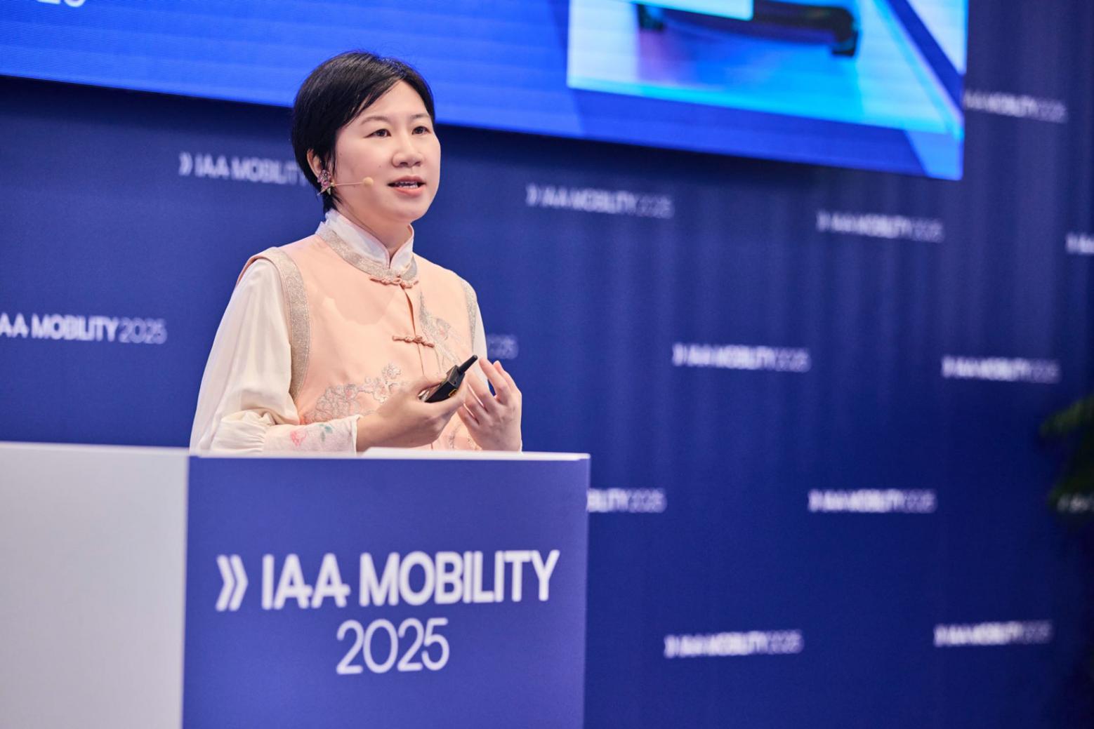 亮相iaa mobility 2025丨盖世汽车ceo周晓莺发表主题演讲