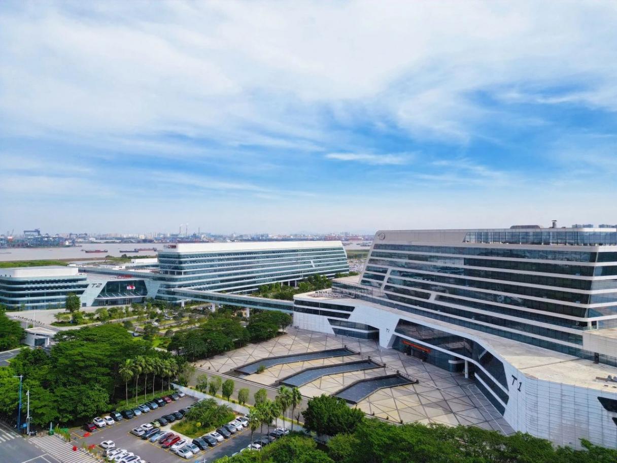 汽车数据，竟在“左右互博”？