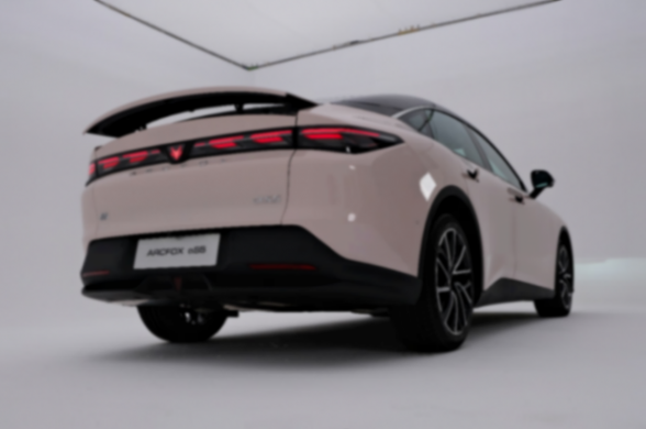 不止简单对标 静态体验极狐阿尔法s5html567.png